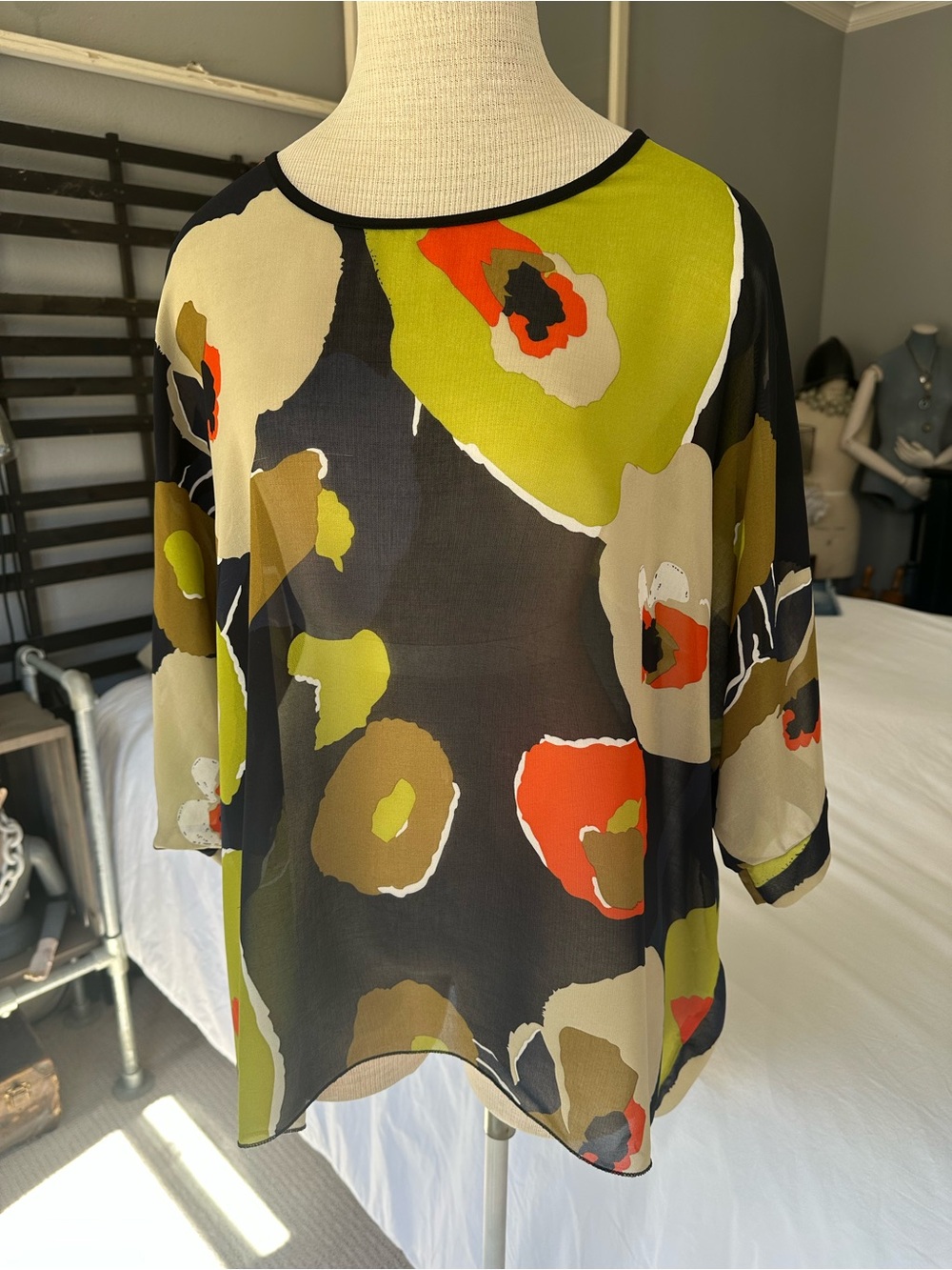 Sheer Floral Print Women’s Blouse in Black and Olive, OSFA - Picture 4 of 10